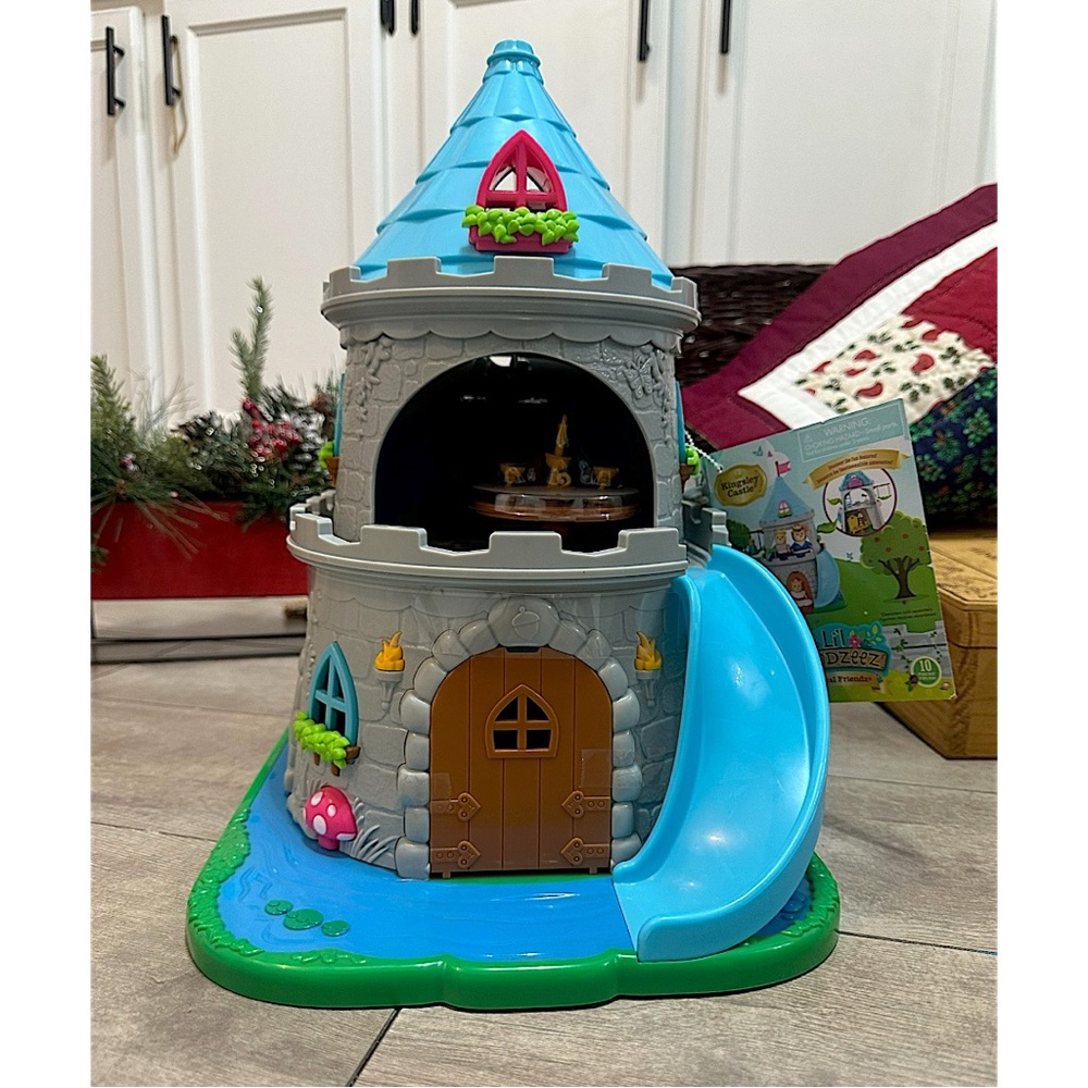 New Li'l Woodzeez Royal Series Castle & Furniture Dollhouse Playset - Picture 1 of 13